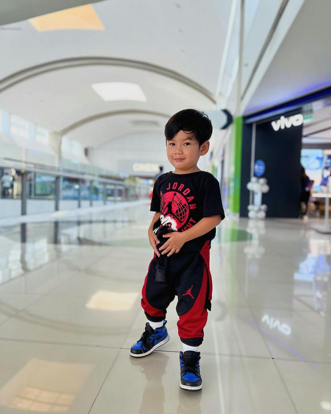 (Toddler) Air Jordan 1 Retro High OG 'Royal Reimagined' FD1413-042 (Toddler) Air Jordan 1 Retro High OG 'Royal Reimagined' FD1413-042